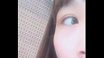 大胸学妹趁着宿舍没有其它人玩直播逼逼随便揉几下就出淫水了