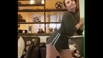 Larissa Manoela Hot Dancing