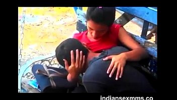 desi college lovers boobs suck in park