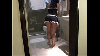 Comendo e gozando com a empregada