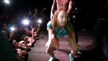 GIRL GETS JUMPED ON STAGE!! NOVINHA BAILE FUNK