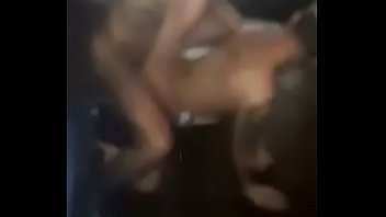Sexo gay na balada ao vivo
