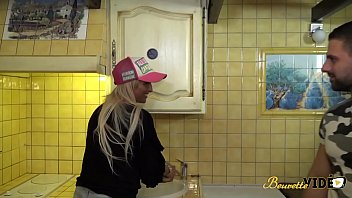 Shana jolie beurette in threesome to discover anal