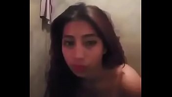 حصري جدا فتلة عربية عراقية تستعرض بالحمام وتخلي معطر بكسها تابعنا تليغرام@dd8dd88