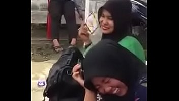 Ngocok Kontol di Depan ibu ibu Coli di tempat umum