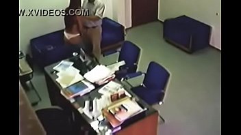Funcionario se coje a madres por trabajo
