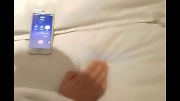 【成人论坛】淫骚小秘书一边被草一边和闺蜜打电话