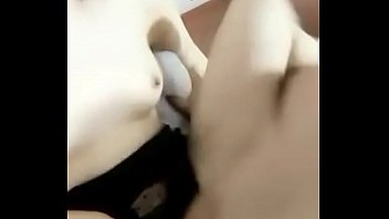 网络疯传事件绿帽戴起来白嫩骚妹与炮友啪啪男友突然打电话查岗炮友不停输出淡定女子机智乱怼对话真心刺激