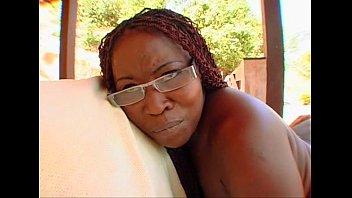 Horny Big Butt Brazilian Mothers #3 CD2