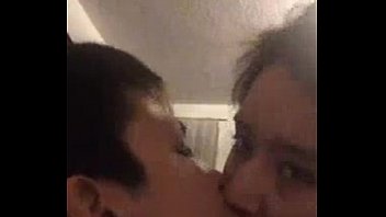 chupandole las tetas a mi novia a ella le encanta