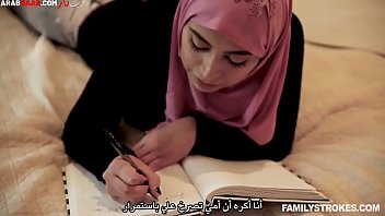 تتناك لكن عمرها ماتسلم على رجالة
