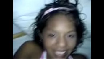 morena putona coje al lado de su marido borracho